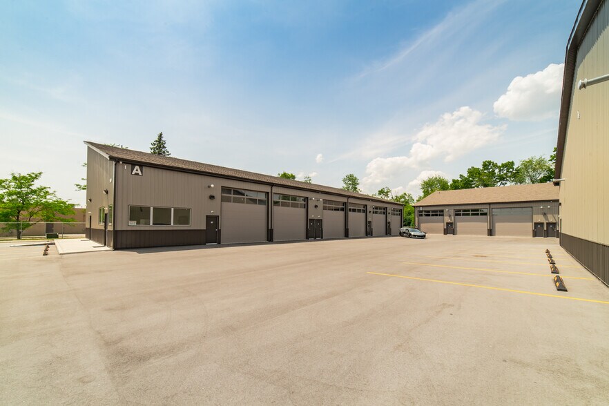More Photos Of 1641 Balian Rd, Waterford Self Storage For Sale