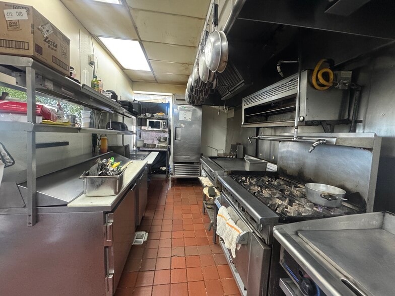 More Photos Of 821-843 N Tustin St, Orange Storefront For Lease