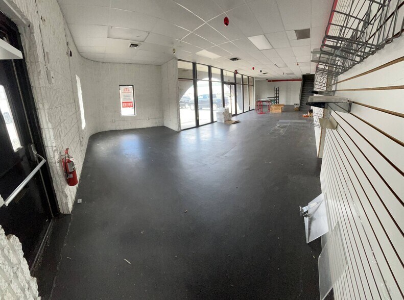 More Photos Of 2290-2292 Industrial Hwy, York Storefront Retail Office For Lease