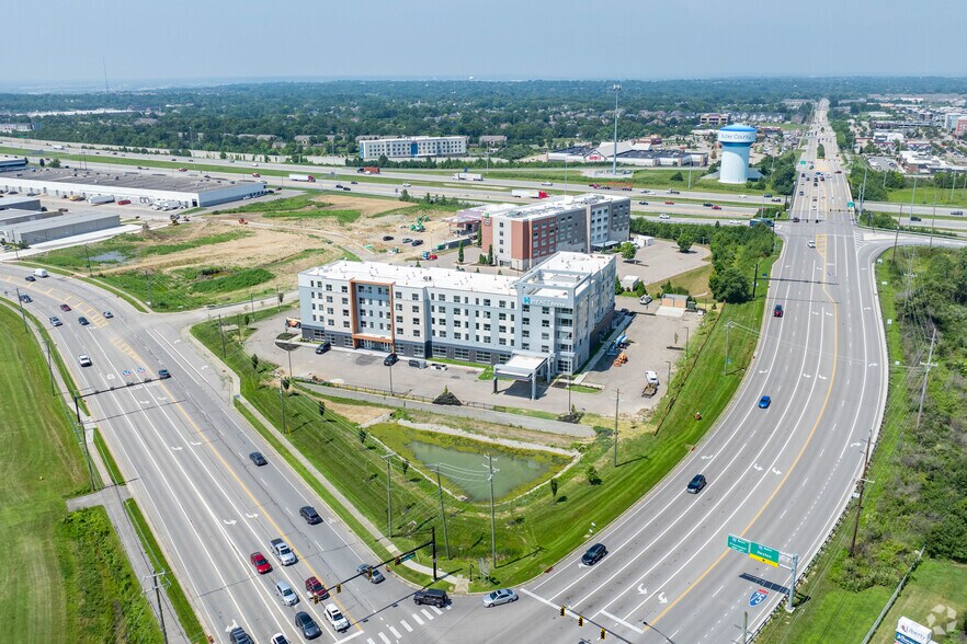 More Photos Of 7855 Liberty Way, West Chester Hotel For Lease