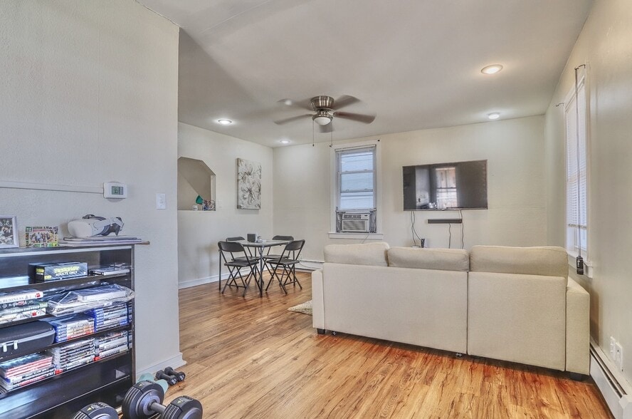 More Photos Of 71 Honiss St, Belleville Apartments For Sale