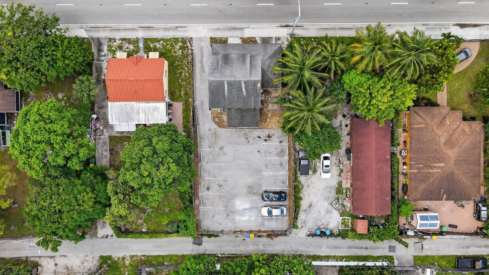 More Photos Of 220 SW 16th St, Dania Beach Office For Lease