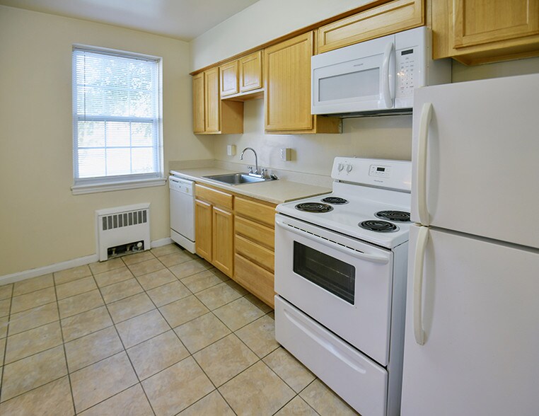 More Photos Of 2830-2890 Van Aken Blvd, Cleveland Apartments For Sale
