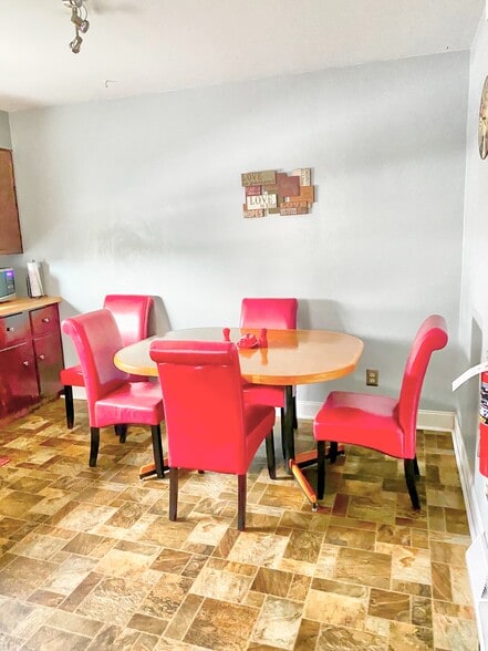 More Photos Of 5414 Homegardner Rd, Castalia Apartments For Sale