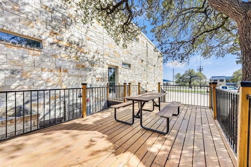 More Photos Of 2000 Windy Ter, Cedar Park Warehouse For Sale