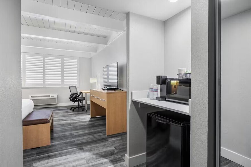 More Photos Of 4120 Chiles Rd, Davis Restaurant For Sale
