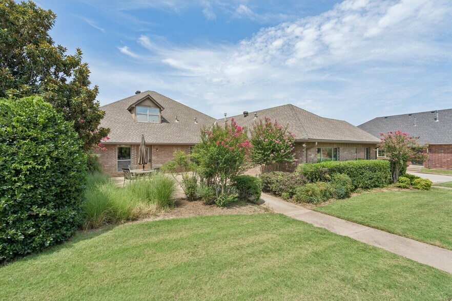 More Photos Of 2933 S Bryant Ave, Edmond Office For Sale