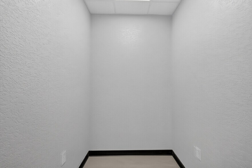 More Photos Of 16697 W Basin St, Odessa Industrial For Lease