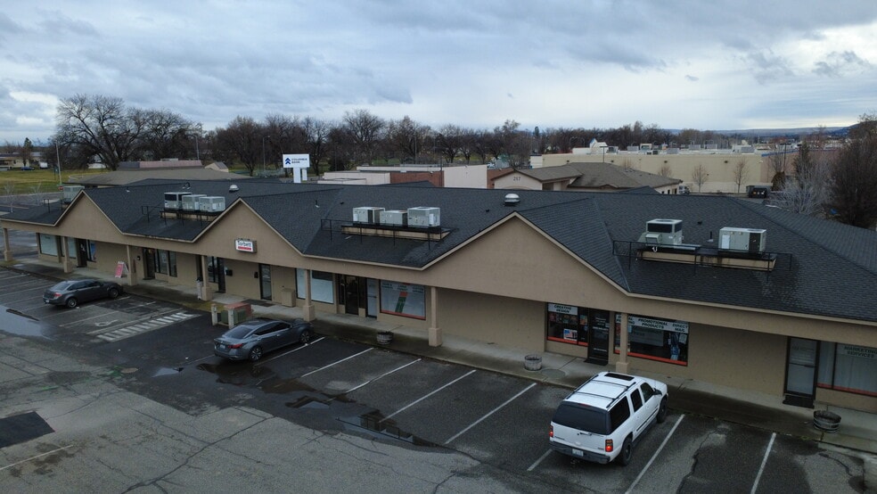 More Photos Of 214 Torbett St, Richland General Retail For Lease