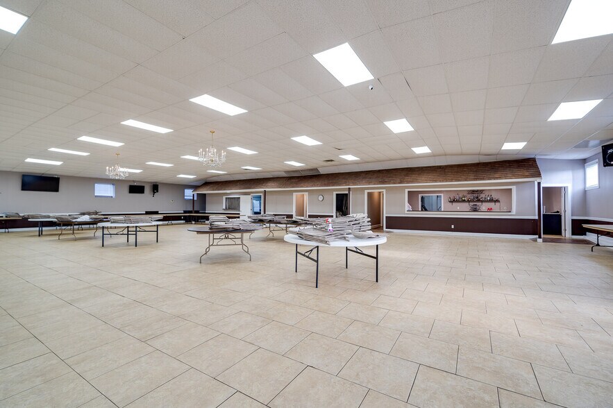 More Photos Of 6962 Coles Rd, Middletown General Retail For Sale