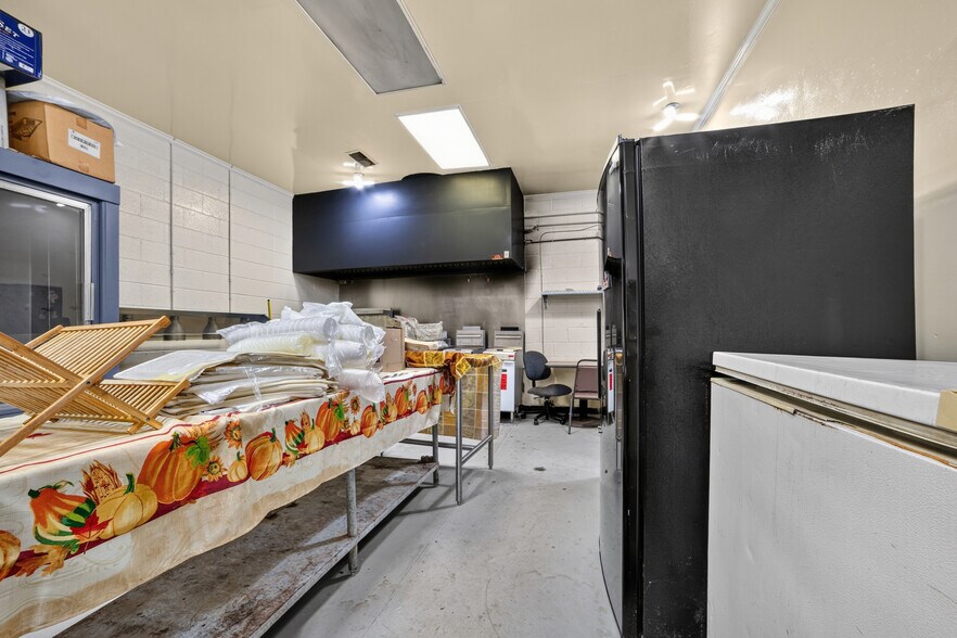 More Photos Of 1030 Dry Branch Rd, Hopkins General Retail For Sale