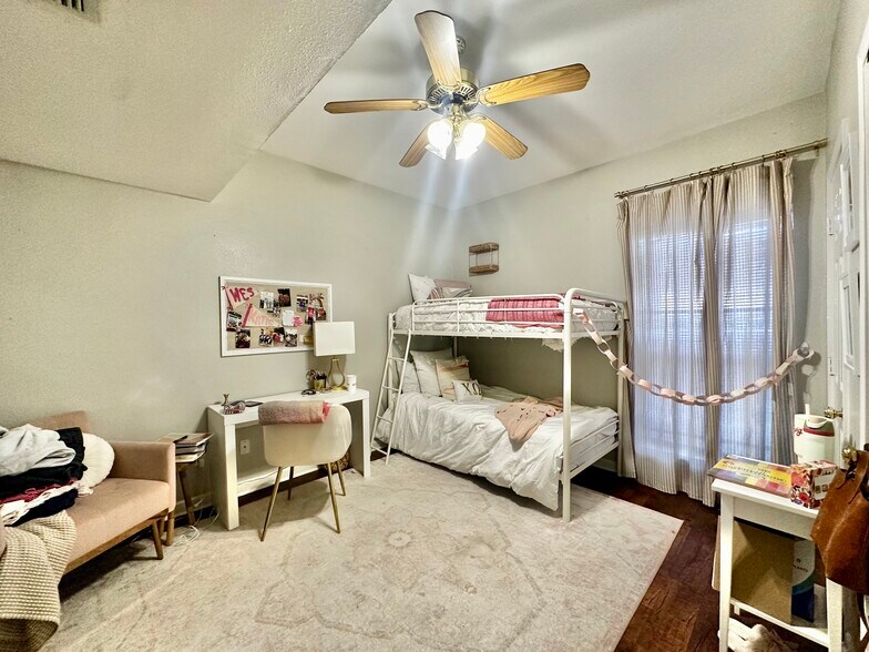 More Photos Of 1902 S 8th St, Waco Multifamily For Sale