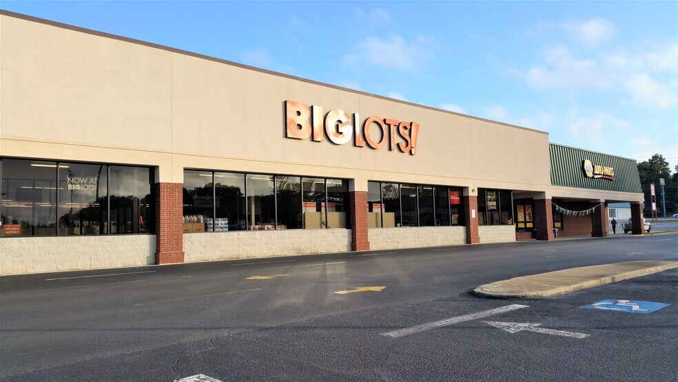 More Photos Of 6169 Saint Andrews Rd A&B, Columbia Unknown For Lease