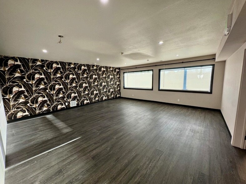 More Photos Of 749 Old County Rd, San Carlos Service For Lease