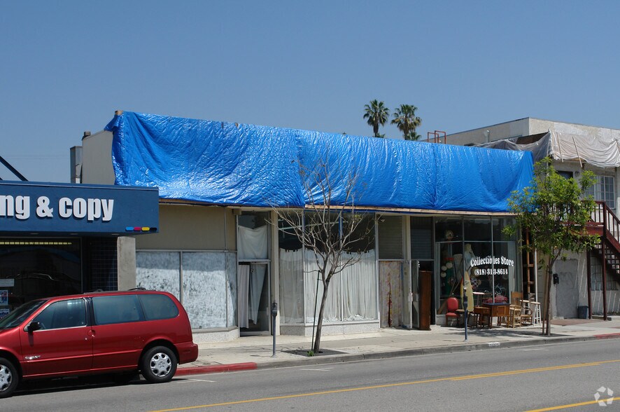 More Photos Of 7118-7122 Owensmouth Ave, Canoga Park Storefront Retail Office For Sale