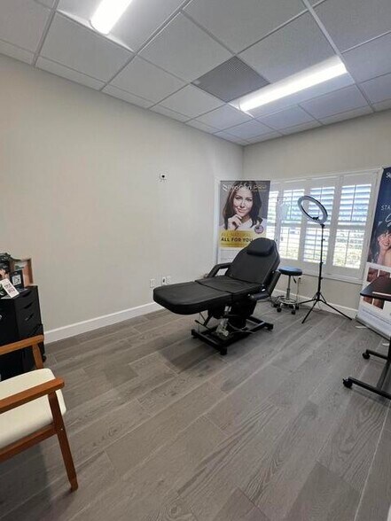 More Photos Of 3165 Suntree Blvd, Rockledge Office For Lease
