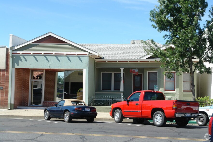 More Photos Of 623-625 J St, Los Banos Storefront For Lease