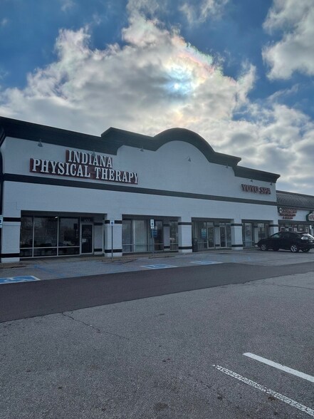 More Photos Of 7015 S Kentucky Ave, Camby Storefront Retail Office For Lease