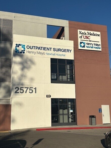 Primary Photo Of 25751 McBean Pky, Valencia Hospital For Lease