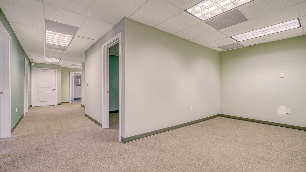 More Photos Of 7316-7320 Delainey Ct E, Sarasota Office Residential For Sale