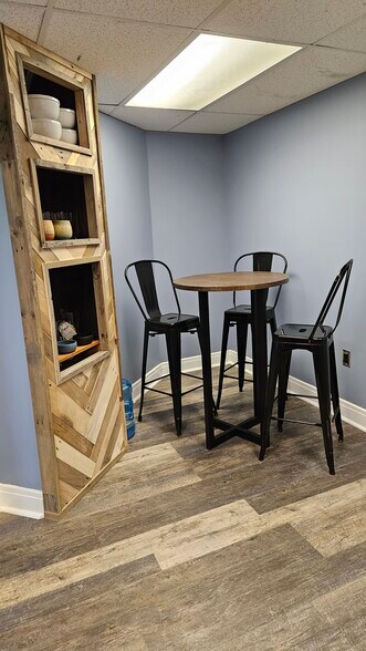 More Photos Of 4068 Mt Royal Blvd, Allison Park Medical For Lease