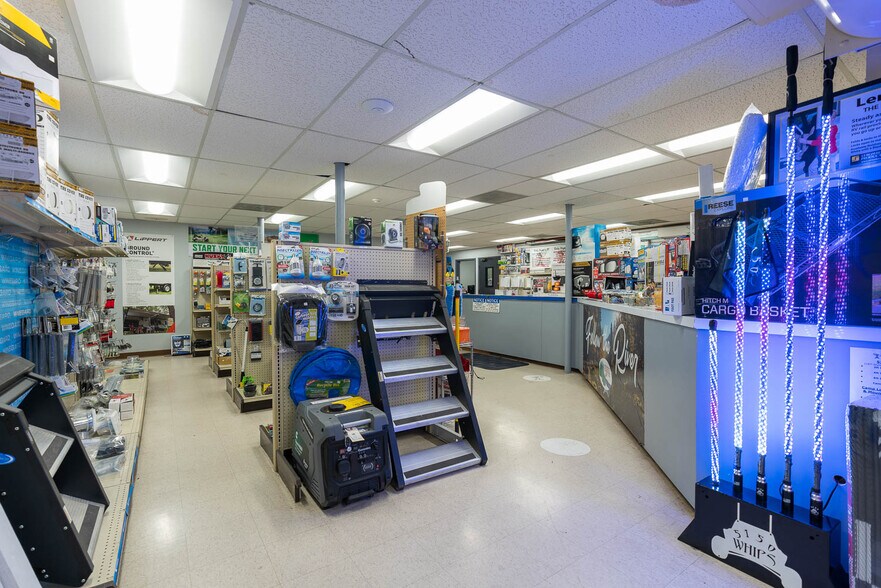 More Photos Of 45640 N 23rd St W, Lancaster Auto Dealership For Sale