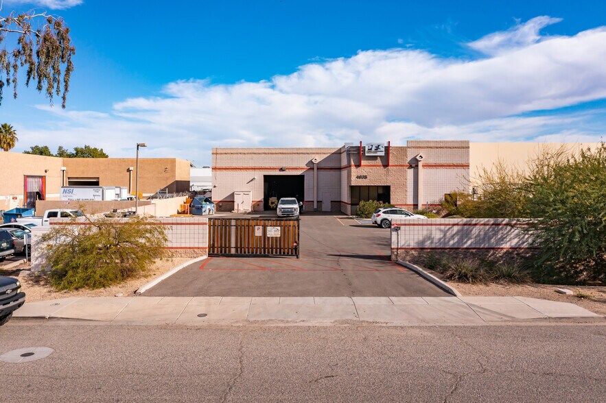 More Photos Of 4635 S 33rd St, Phoenix Warehouse For Lease