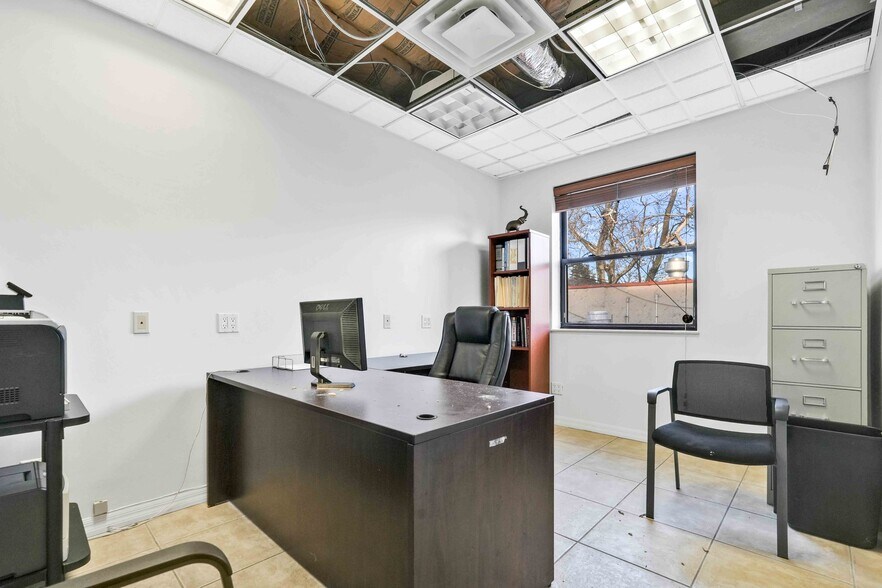 More Photos Of 4557 Bell Blvd, Bayside Medical For Lease