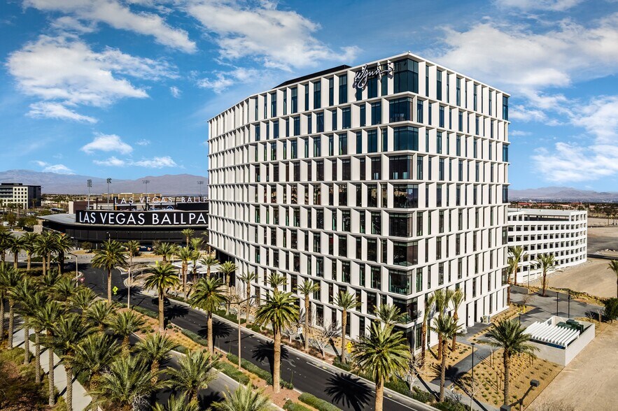 More Photos Of 1700 Pavilion, Las Vegas Office For Lease