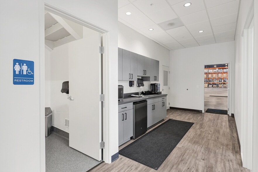 More Photos Of 5457 Pacific Fern Dr, Ferndale Manufacturing For Lease