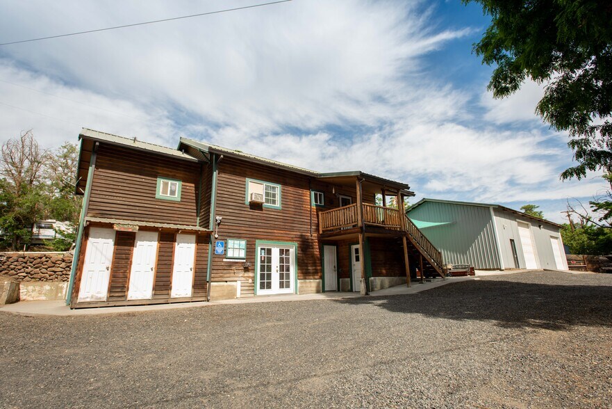 More Photos Of 206 Elrod Ave, Maupin Storefront Retail Residential For Lease