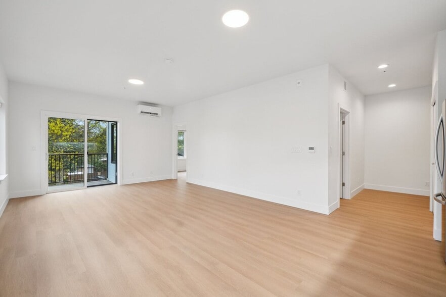 More Photos Of 4920 SW Pacific Ave, Beaverton Apartments For Lease
