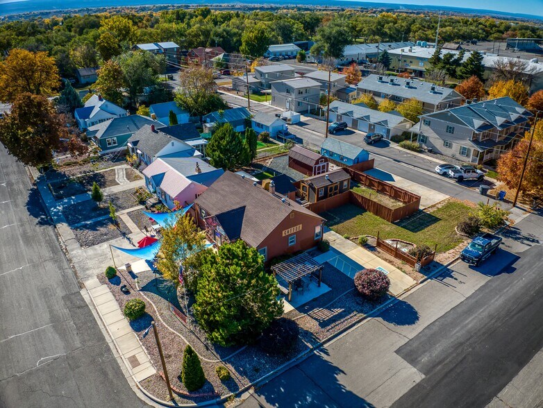 More Photos Of 1047 N 1st St, Montrose Office For Sale