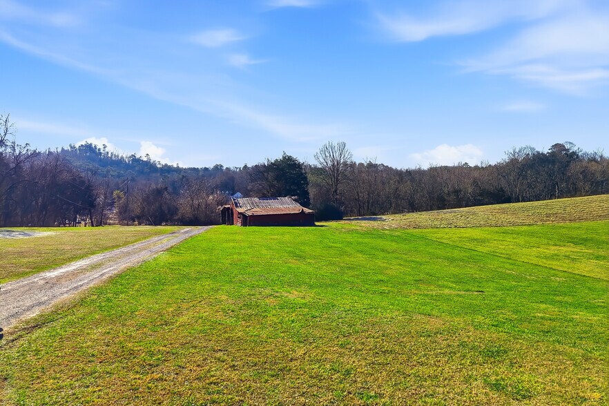 More Photos Of 9710 Thorn Grove Pike, Strawberry Plains Land For Sale