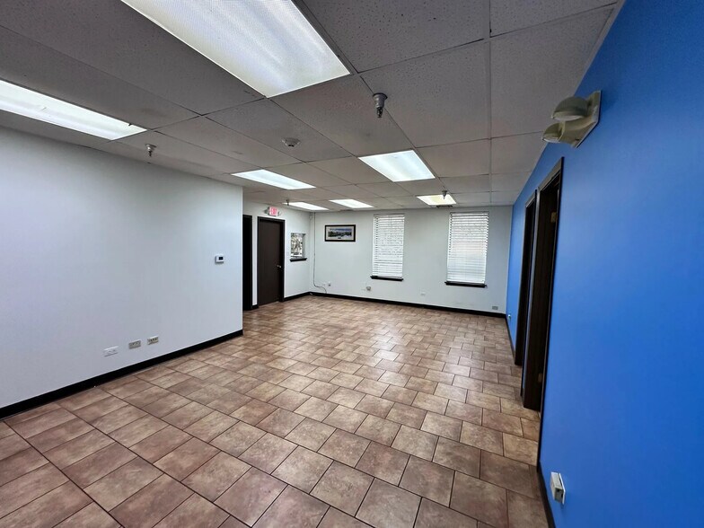 More Photos Of 720-730 N Edgewood Ave, Wood Dale Warehouse For Sale
