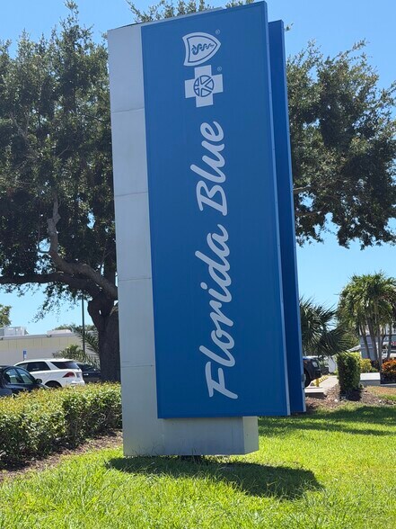 More Photos Of 6700 22nd Ave N, Saint Petersburg Bank For Sale