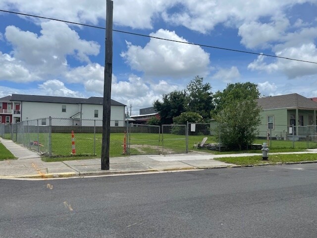 More Photos Of 2400 Delachaise St, New Orleans Specialty For Sale