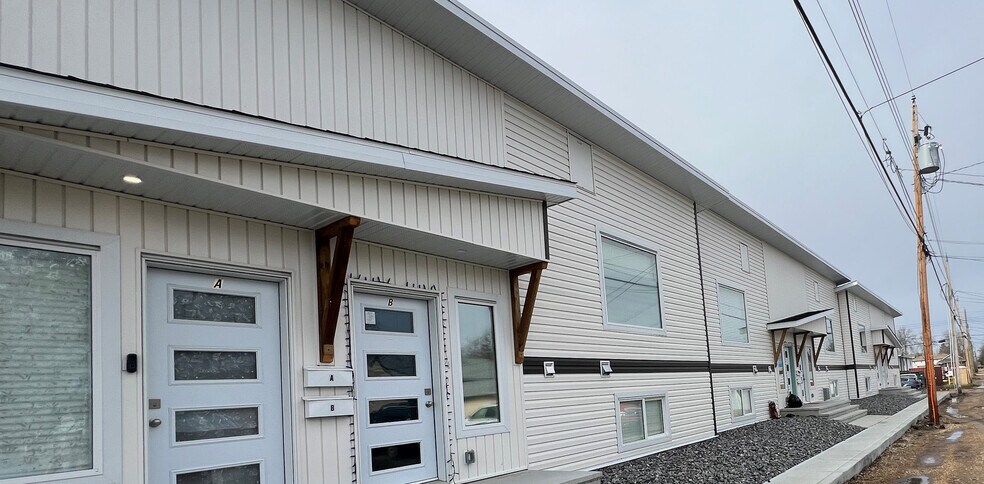 More Photos Of 5014 53 St, Camrose Apartments For Sale