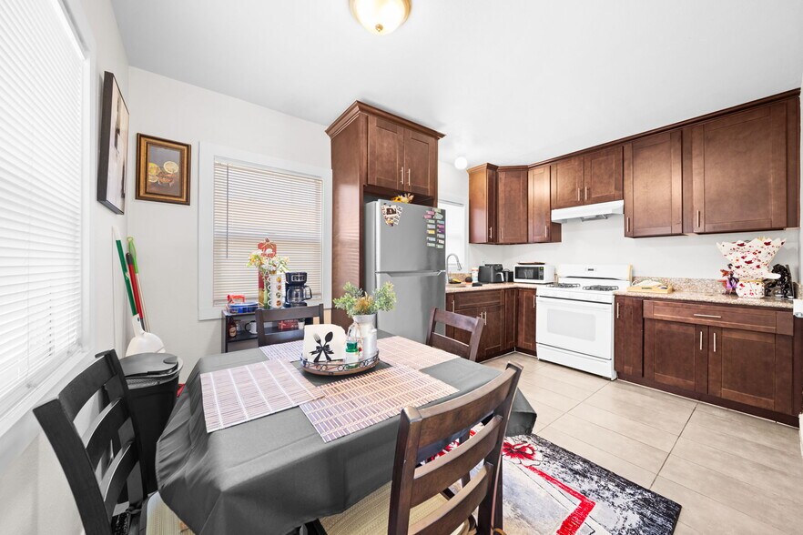 More Photos Of 480 W 18th St, San Bernardino Apartments For Sale