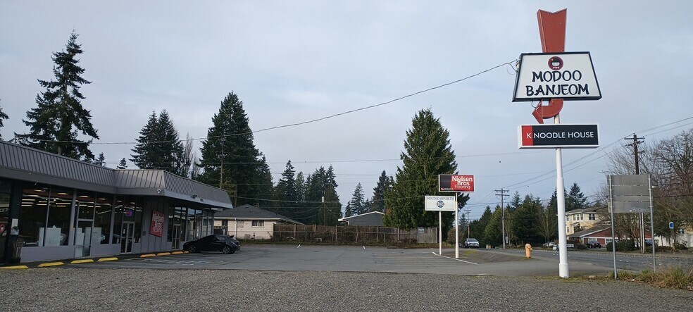 More Photos Of 6812-6820 196th St SW, Lynnwood Storefront Retail Office For Sale