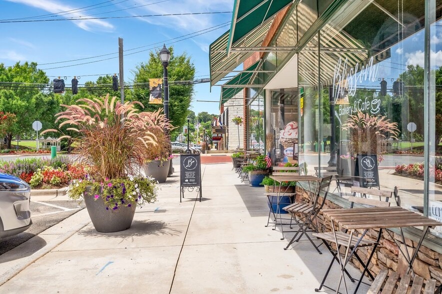 More Photos Of 101 E Virginia Ave, Bessemer City Storefront Retail Residential For Lease