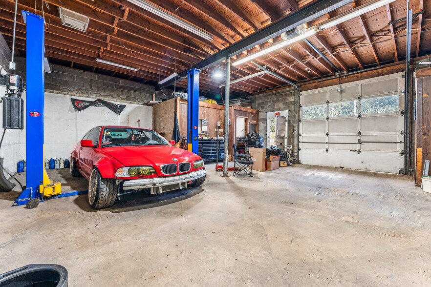 More Photos Of 35 N Balph Ave, Pittsburgh Medical For Sale