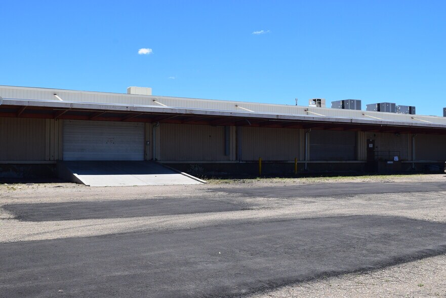 More Photos Of 5200 E Smith Rd, Denver Manufacturing For Lease