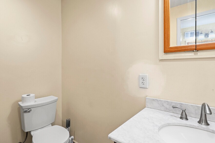 More Photos Of 30150 Lakeland Blvd, Wickliffe Warehouse For Sale