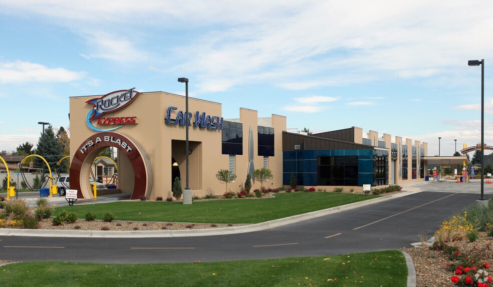 More Photos Of 1122 Blue Lakes Blvd N, Twin Falls Carwash For Sale
