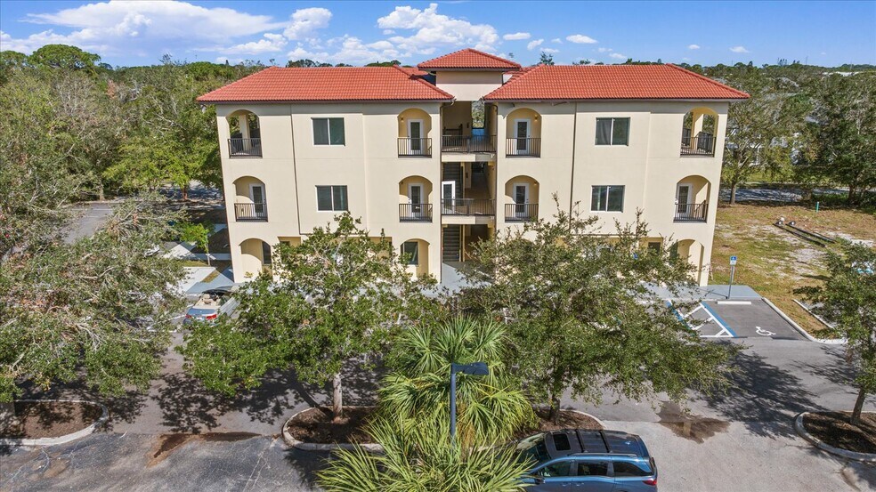 More Photos Of 2641 Fruitville Rd, Sarasota Medical For Sale