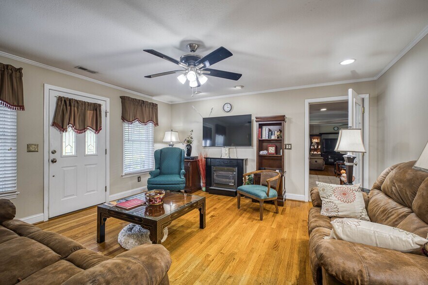 More Photos Of 200 Little Acres Dr, Marion Specialty For Sale