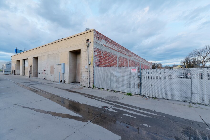 More Photos Of 850 W Main St, Merced Restaurant For Lease