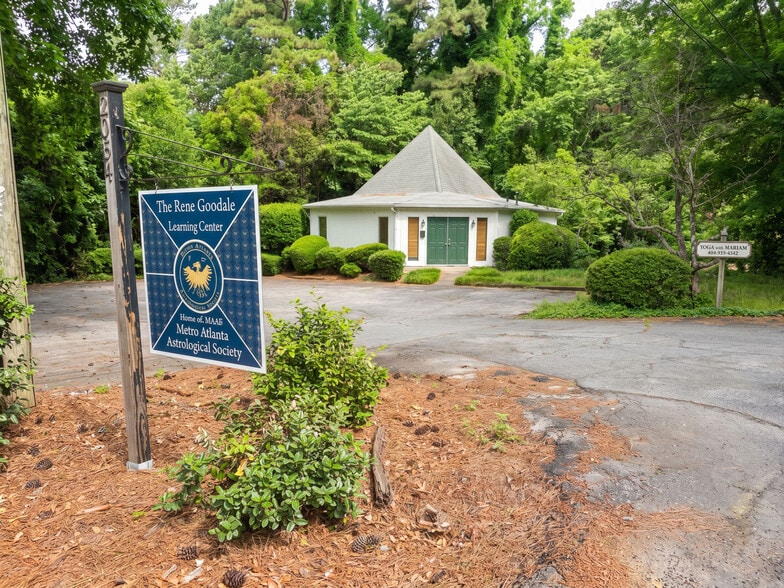 More Photos Of 2054 Harobi Dr, Tucker Flex For Sale