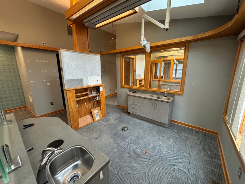 More Photos Of 2121 Abbott Rd, East Lansing Office For Sale